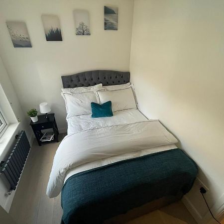 Two Bedroom Apartment - London Exterior photo