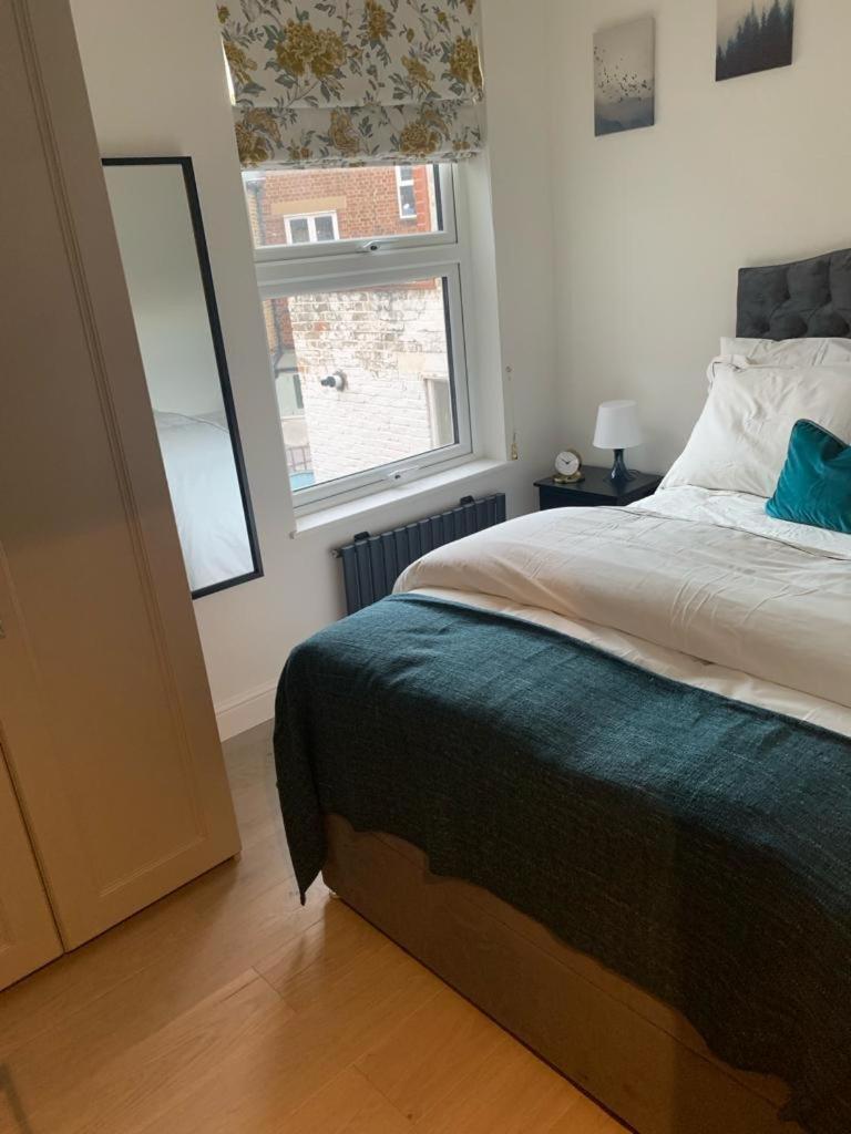 Two Bedroom Apartment - London Exterior photo