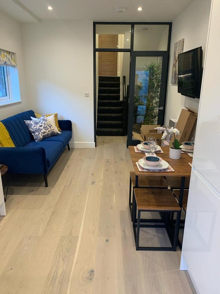 Two Bedroom Apartment - London Exterior photo